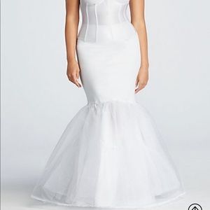 David’s Bridal wedding dress slip 👰🏻 NWOT